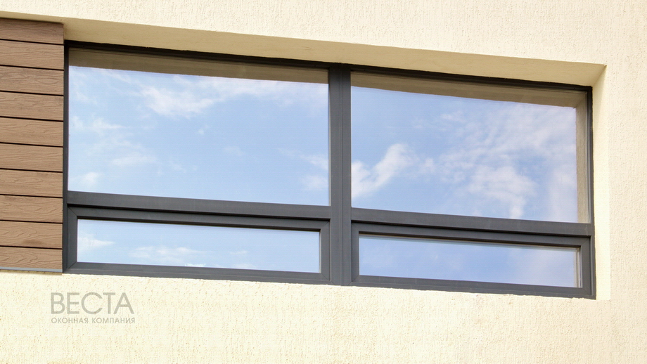 Окно Рехау Термо цвет серый антрацит с фрамугами с уличной стороны